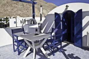 Roula Villa Studios & Apartments Santorini Greece