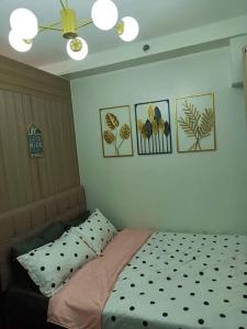 MOA Shore 2 1BR with Balcony WiFi Netflix Pool 4Pax