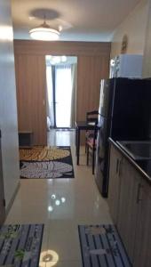 MOA Shore 2 1BR with Balcony WiFi Netflix Pool 4Pax