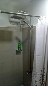 MOA Shore 2 1BR with Balcony WiFi Netflix Pool 4Pax