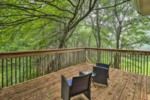 7 Mi to Lake Harmony Home with Furnished Deck! - Jim Thorpe