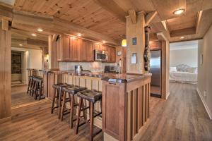 Welcoming Brigantine Condo w Ocean Views!