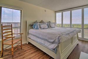 Welcoming Brigantine Condo w Ocean Views!