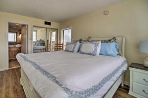 Welcoming Brigantine Condo w Ocean Views!