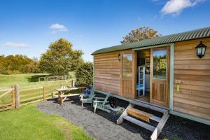 Teasel Shepherd's Hut