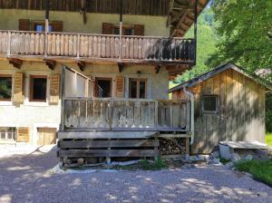 Appartements Appartement dans chalet 5 chambres 130 m2 centre village : photos des chambres