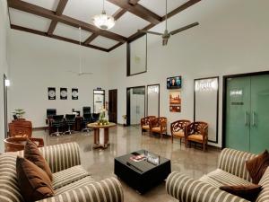 The Golden Suites & Spa
