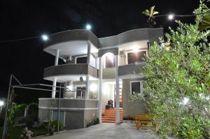 Zak Apartments