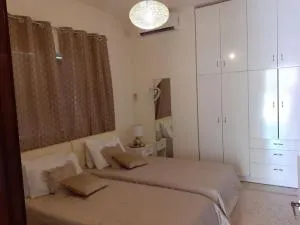 Sunny large terrace studio apartment WiFi Airconditioners BBQ - Ix-Xagħra taʼ Barra