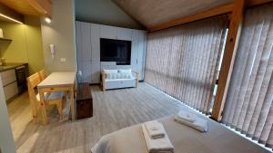 Cálido Monoambiente con entrepiso, todo equipado, 3PAX (17V1)