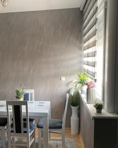 Dora Lux & Free Indoor Parking