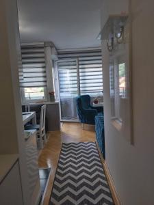 Dora Lux & Free Indoor Parking