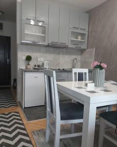 Dora Lux & Free Indoor Parking