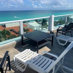 Espectacular Penthouse con Piscina y Vista al Mar en Cancún