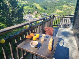 Appartement dans châlet avec piscine couverte