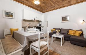 Nice Apartment In Mundanije 