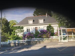 Le premier etage indépendant dans une maison avec grand parc