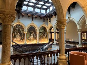 The Florence Suite Stone Cross Mansion