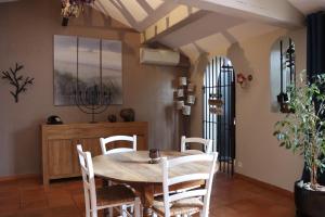 Grand loft de charme, place du village à Thuir