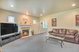 Charming Medford Getaway about 4 Miles to Downtown!