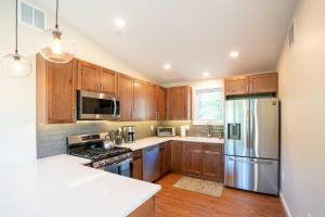 Golden Cottage Near Red Rocks and School of Mines!