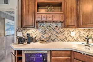 Modern Desert Hot Springs Condo with Pool Access!