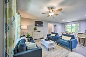 Stunning Avinger Retreat on Lake O the Pines