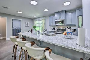 Stunning Avinger Retreat on Lake O the Pines