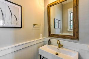 Sunny FL Home Miss Millies Landing with Deck!