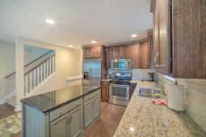 Benton Harbor Townhome with Golf Course View!