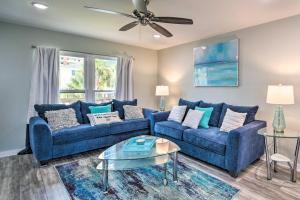 Gulf Shores Condo - Walk to Beach and Restaurants!