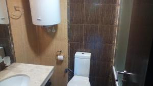 1 Bed - Sleeps 4 - Pets - Pool - Mtn Views