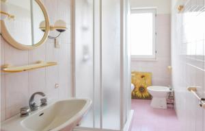 3 Bedroom Stunning Apartment In Sorso img11