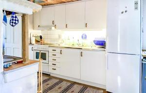 Lovely Home In Svenljunga With Wifi