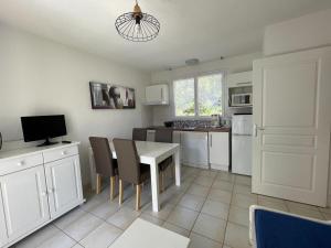 Maisons de vacances Maison Saint-Brevin-les-Pins, 2 pieces, 4 personnes - FR-1-364-102 : photos des chambres