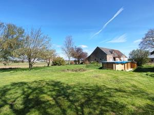 Maisons de vacances Gite Prunay-Cassereau, 3 pieces, 4 personnes - FR-1-491-310 : photos des chambres