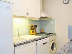 Appartement T2 climatisé avec piscine, terrasse et parking à 600m de la plage - Le Lavandou - FR-1-251-399