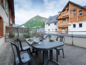 Appartements Appartement Saint-Lary-Soulan, 3 pieces, 8 personnes - FR-1-296-405 : photos des chambres