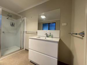 Apollo Bay Seal Apartments