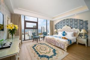 Royal Beach Hotel by THG