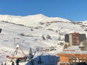 Appartement 3 pièces skis aux pieds avec WIFI gratuit - FR-1-267-194