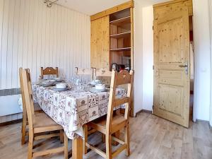 Appartement confortable skis aux pieds avec balcon et parking - FR-1-344-797