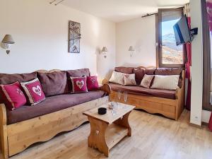 Appartement confortable skis aux pieds avec balcon et parking - FR-1-344-797