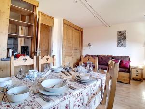 Appartement confortable skis aux pieds avec balcon et parking - FR-1-344-797