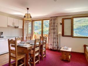 Appartement rénové 3 pièces proche pistes, balcon, sauna, hammam, WIFI - FR-1-344-798
