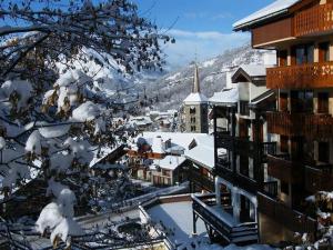 Appartements Duplex spacieux pied des pistes avec balcons et parking couvert - FR-1-344-801 : photos des chambres