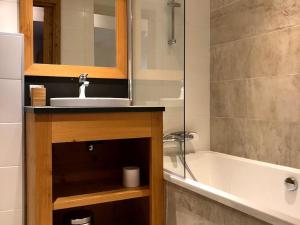 Chalet à Saint-Martin-de-Belleville : 3 chambres, jacuzzi, sauna, parking, wifi - FR-1-344-803