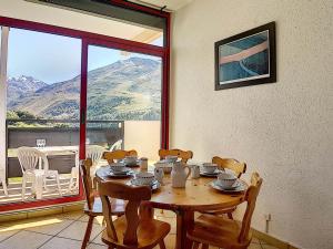 Duplex lumineux skis aux pieds, 8 pers., 3 chambres, Les Menuires - FR-1-344-827