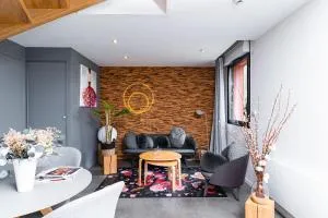 恩马基酒店 - Pins-Justaret