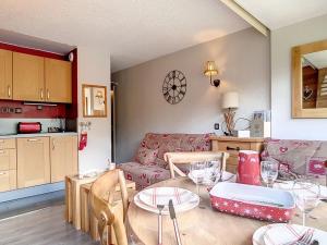 Studio rénové, lumineux et skis aux pieds - FR-1-344-840